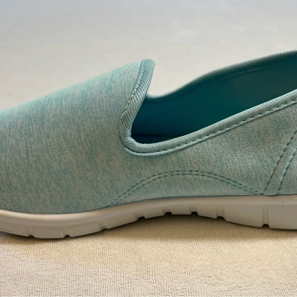 Collections Etc Slip On Lightweight Memory Foam Sole Sneakers, 7 Wide Width - Picture 4 of 5